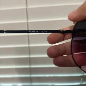 Quay Australia | Accessories | Quay High Key Sunglasses  display picture 2